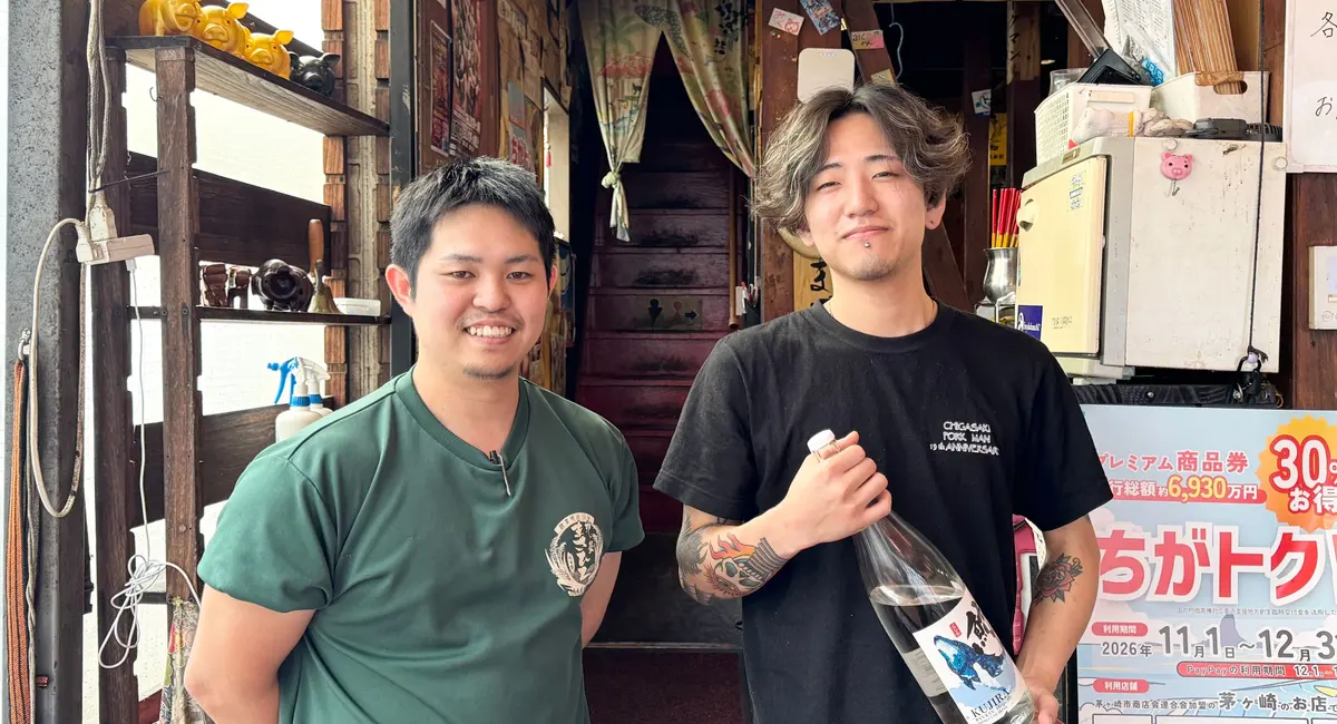 肉の王子様 ポークマンのお店の方と、琉球エージェントの配達スタッフ